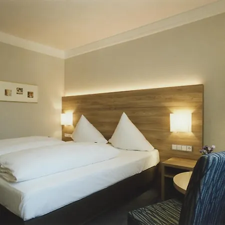 Jedermann 3* Monaco di Baviera