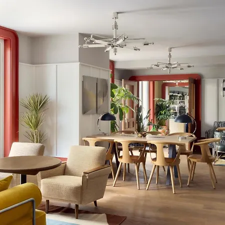 Schwan Locke Hotel Munich