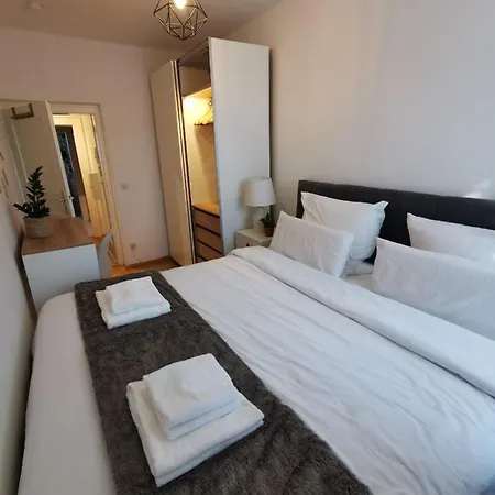Elegant 2 Bd
