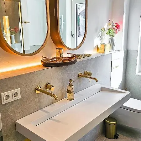Luxus Neubau 65m² City Wohnung: R