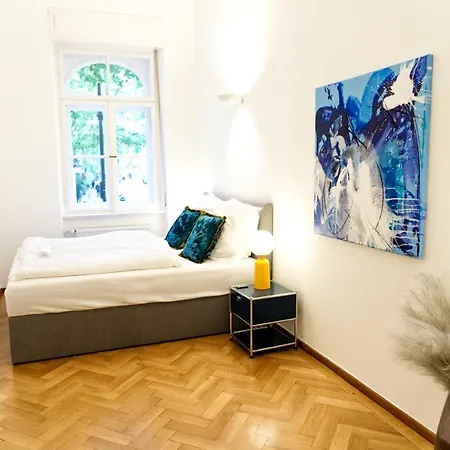 The Gallery Apartment *