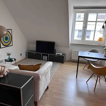 Moderne Sehr Zentral Gelegen Apartment *