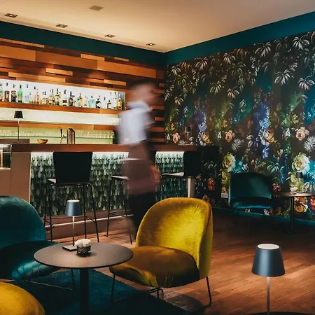فندق Boutique Atrium 4*
