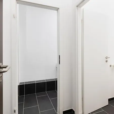 90m2 Fuer Bis Zu 12 Personen - Innenstadt