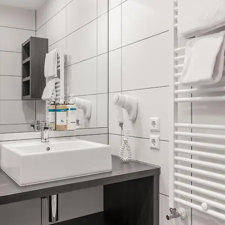 Numa Viktoria Aparthotel 4*