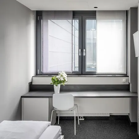 Numa Viktoria Munich