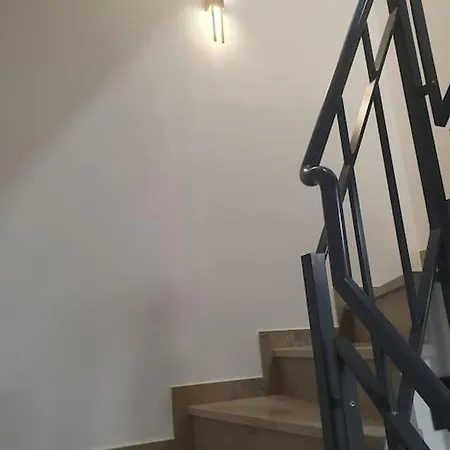 Helle 3 Souterrainwohnung In Einem Neubau-villa Munich
