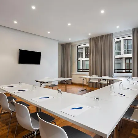 Отель Holiday Inn Express Munich City West By Ihg Мюнхен