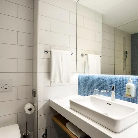 Holiday Inn Express Munich City West By Ihg Отель