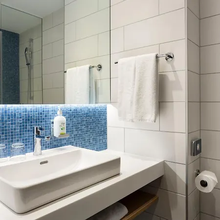 Hotel Express West By Ihg