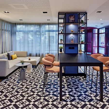 Ξενοδοχείο By Marriott 4*