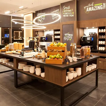 Hotel Hampton By Hilton Center East Munich