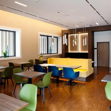 Hotel Hampton By Hilton Center East