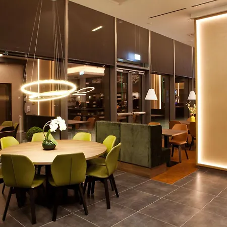 Hampton By Hilton Center East Hotel München