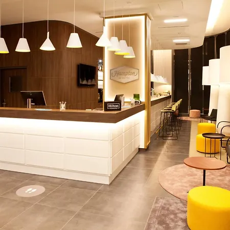 Hotel Hampton By Hilton Center East