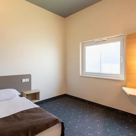 City-west Otel