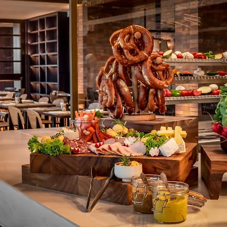Ξενοδοχείο Marriott West