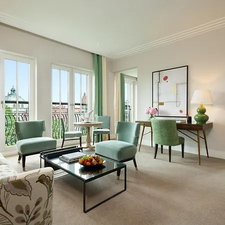 Rocco The Charles Hotel