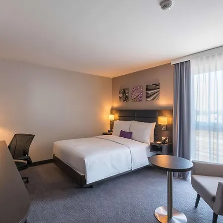 Hilton Garden West Hotel 4*