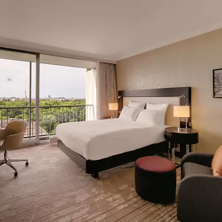 Hilton Park מלון