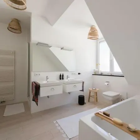 Hemingway Penthouse With Fireplace/chimney *
