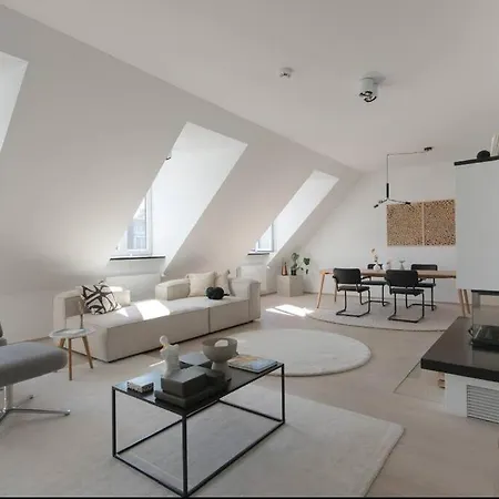 Hemingway Penthouse With Fireplace/chimney Apartment Munich