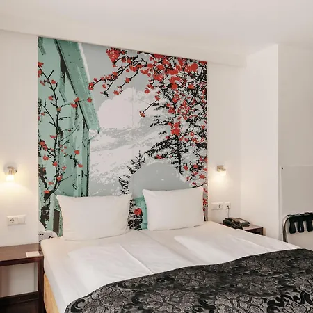 Helvetia Center 3* Munich