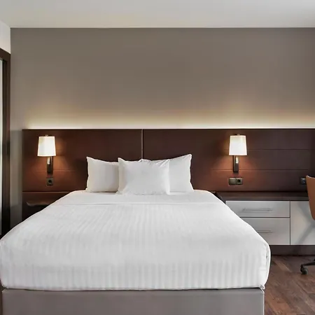 By Marriott East Ξενοδοχείο