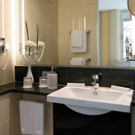 Leonardo Center 4* Munich