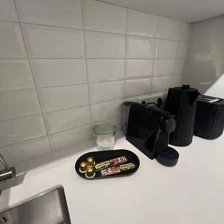 One Business 1 Apartment *