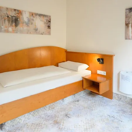 Schiller Hotel 3*