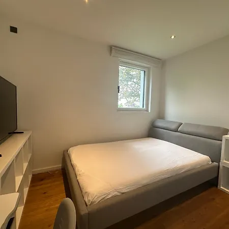 Outstanding 9 Bedroom With Pool In *