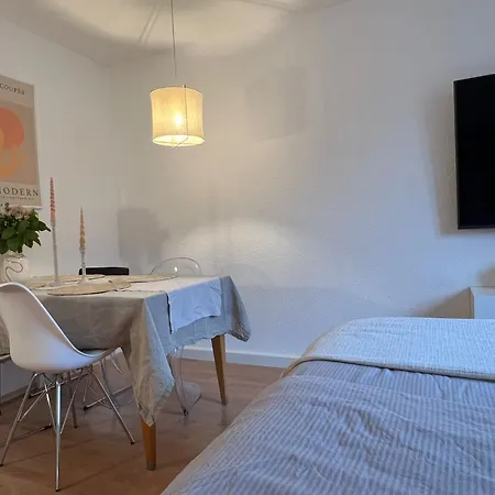 Apartment Wunderschoene 3 Zimmer Mitten In Schwabing *