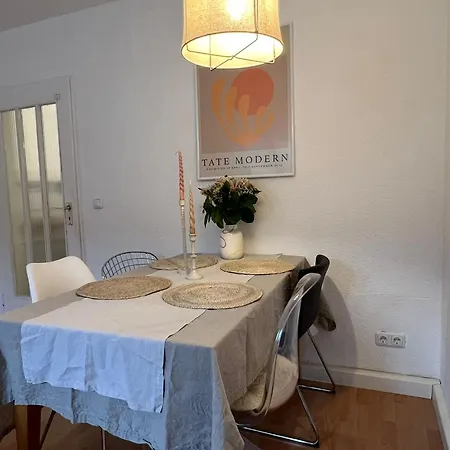Apartment Wunderschoene 3 Zimmer Mitten In Schwabing Munich