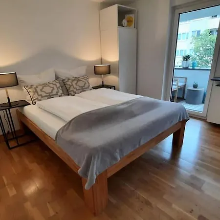 2 Br- New, Cozy For 5 People Munich
