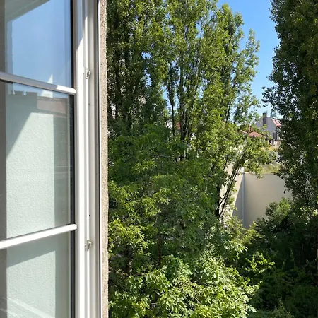New Furnished, Exclusive Large Flat In Center, 30min To Airport Apartment *
