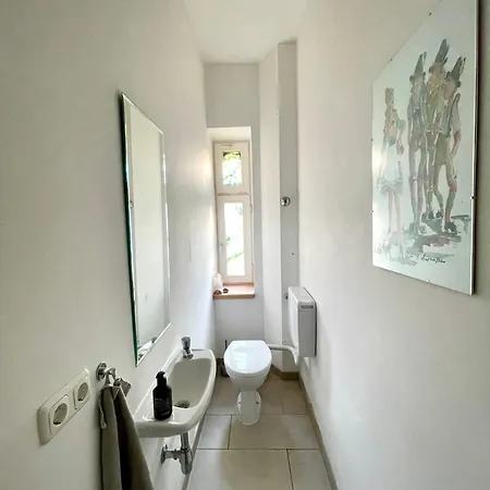 New Furnished, Exclusive Large Flat In Center, 30min To Airport