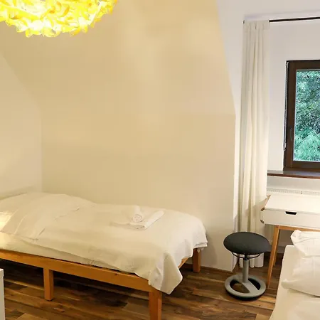 Apartment 10 Min Subway U-bahn To Marienplatz 130 M2 - 4br - 2bath