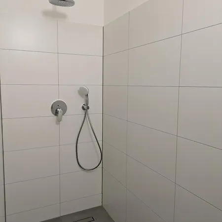 Large 110 Qm In Very Cetral Location 1 To 12 Guests * Мюнхен
