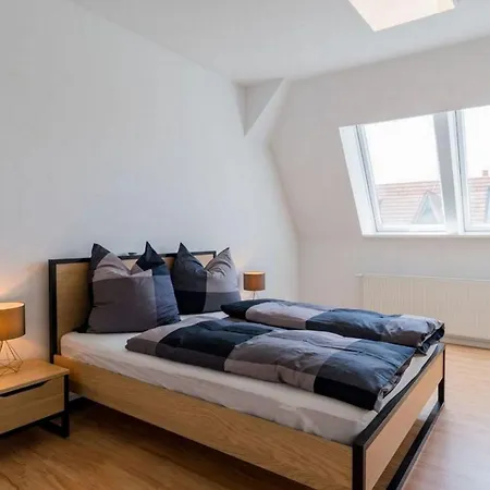 Lovely 4-bedrooms - Up To 8 Guests- What'app - 0034-635-518-216 - For Reservations! *