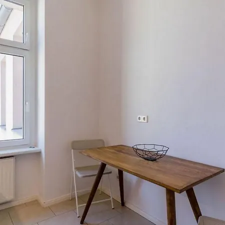 Apartment Lovely 4-bedrooms - Up To 8 Guests- What'app - 0034-635-518-216 - For Reservations! Munich