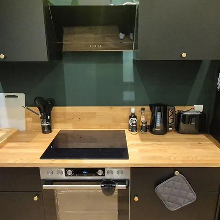 Large 110 Qm In Very Cetral Location 1 To 12 Guests