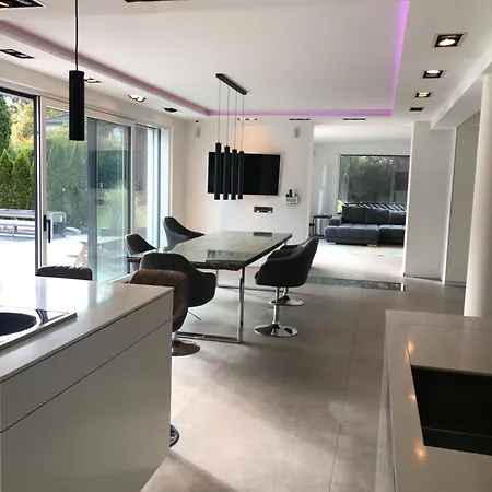 Outstanding 9 Bedroom With Pool In Villa Munich