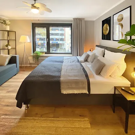 Cozy In Center