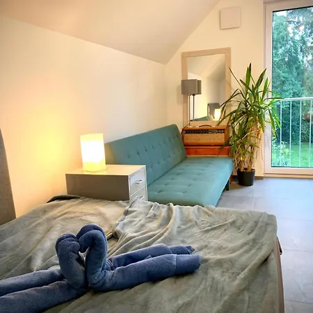 Jay Bird House Bed & Breakfast Munich