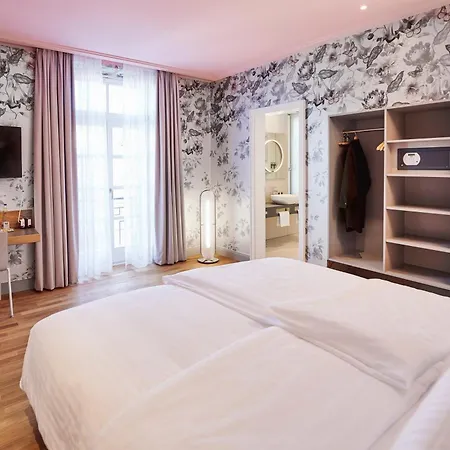 Hotel Moma1890 Boutique 4*