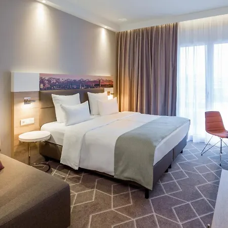 Express - East By Ihg Hotell