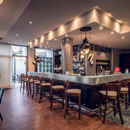 Courtyard By Marriott Center 4*
