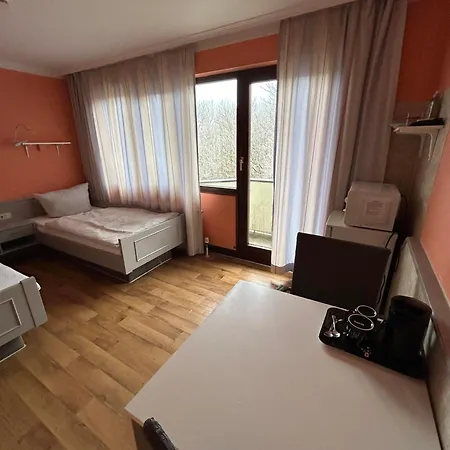 Budget Aubing Apartmenthostel Aub 162 * Munich