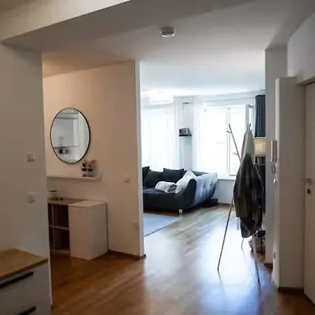 Beautiful Old Town Apartment München